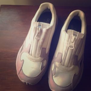 Adidas Falcon Sneakers